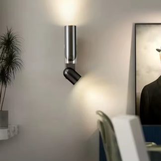 Бра світлодіодне з поворотним світильником, у чорному кольорі